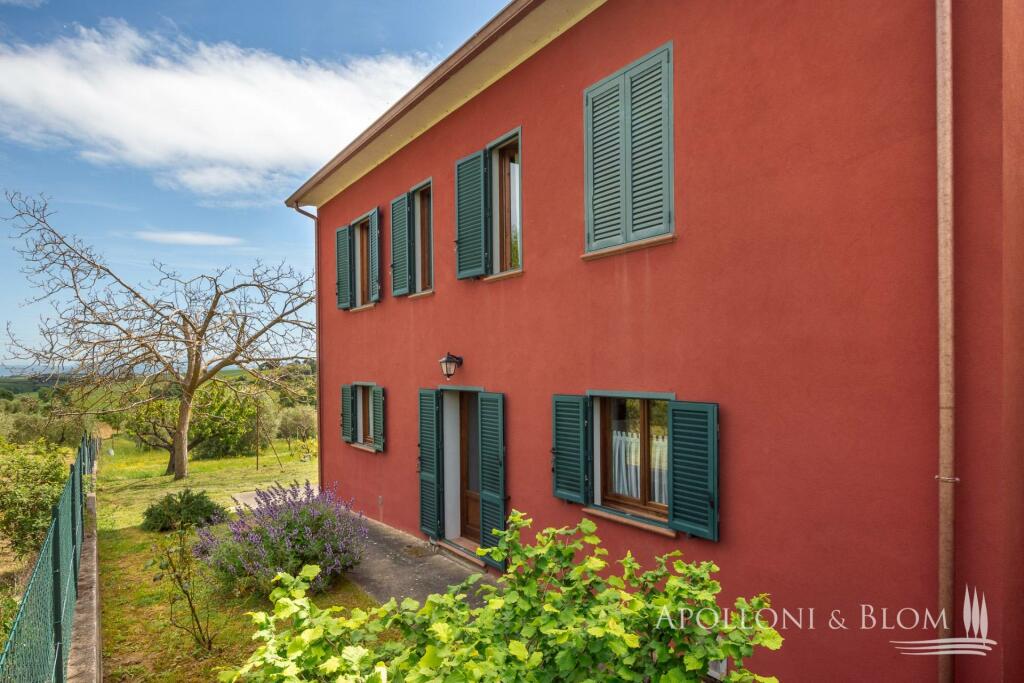 4 bedroom Detached house for sale in Umbria, Perugia...