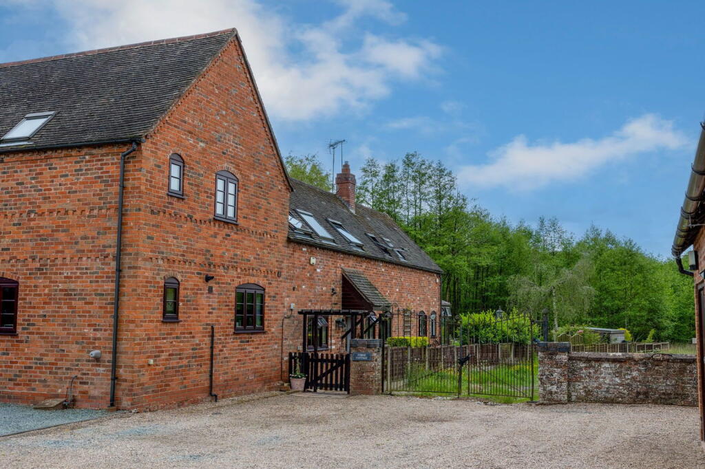 Additional property image - Beoley Court, Icknield Street, Beoley