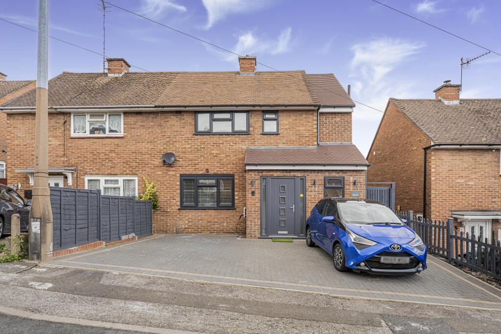 Main image of property: Edlyn Close, Berkhamsted, HP4