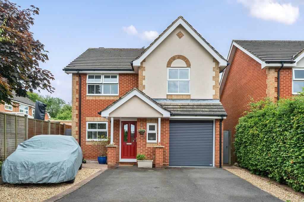 4 bedroom detached house for sale in Hatch Warren, Basingstoke, RG22