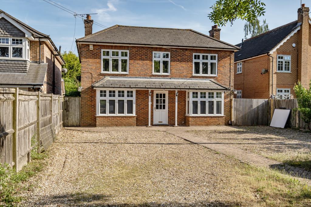 Main image of property: Reading Road, Chineham, RG24