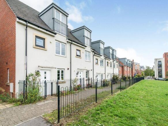 Main image of property: Sinclair Drive, Basingstoke, RG21