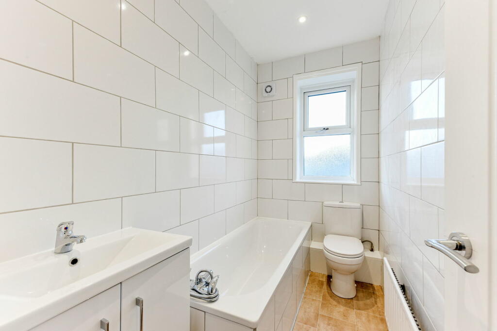 Additional property image - Reigate Road, Bromley, BR1 5JJ