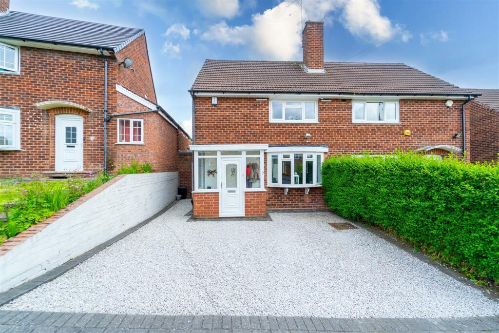 2 bedroom semidetached house for sale in Kelfield Avenue, Birmingham, B17