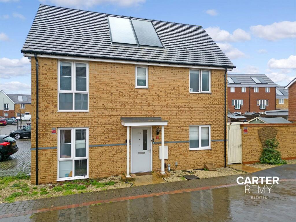 3 bedroom semidetached house for sale in Colburn Way, Grays, RM16