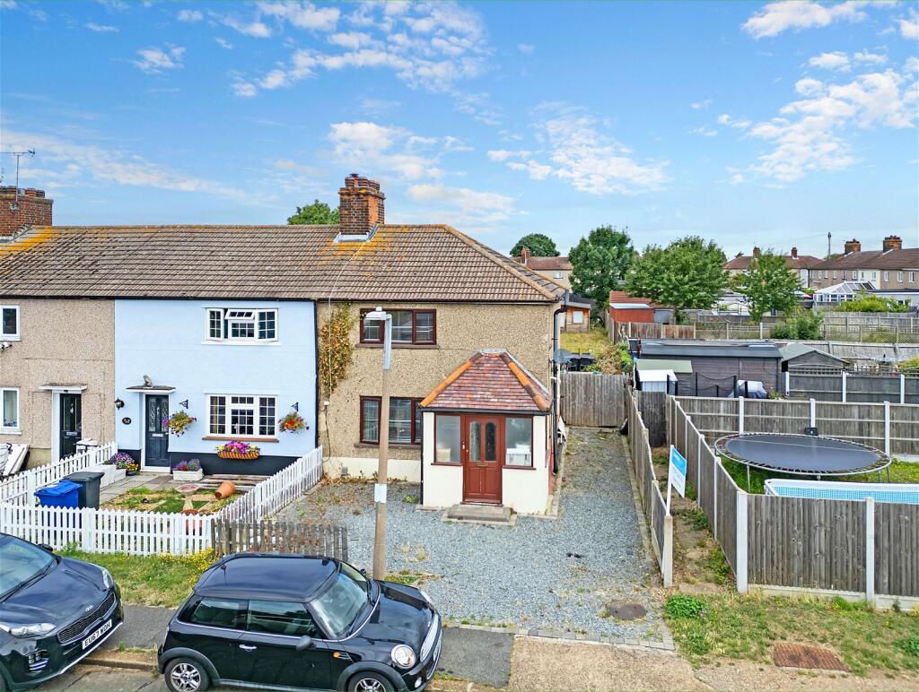 3 bedroom end of terrace house for sale in Bowerman Road, Grays, RM16
