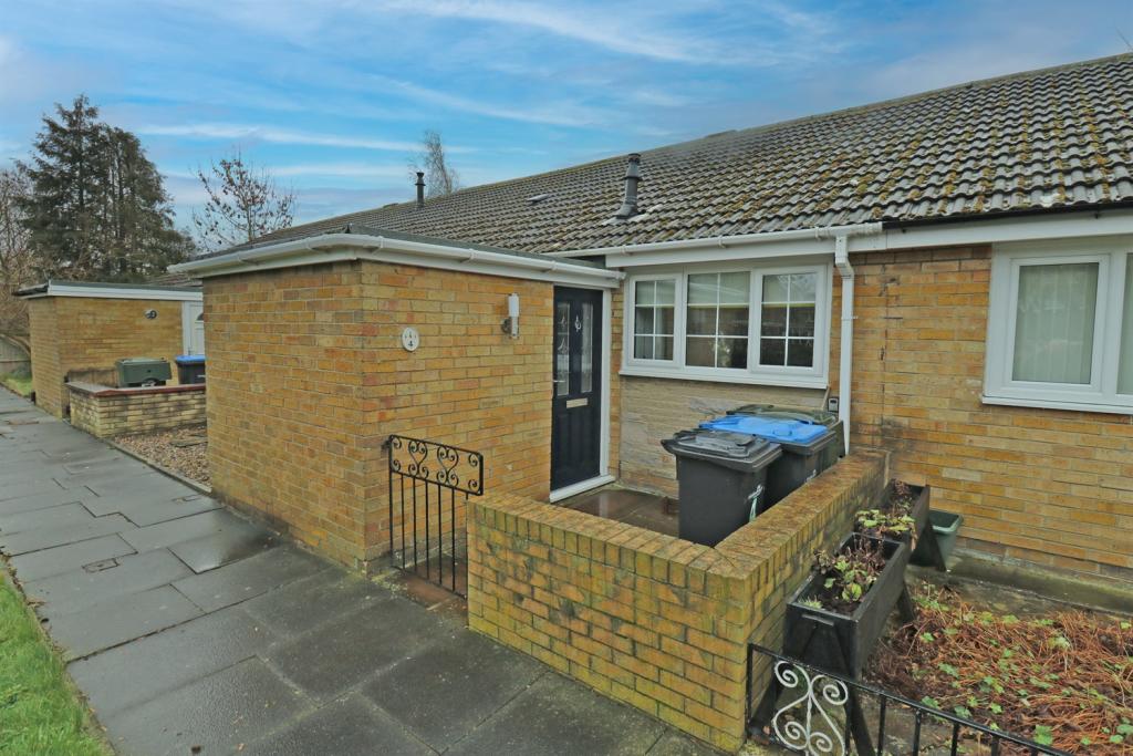 2 bedroom semidetached bungalow for sale in Kepwick Close, Tollesby