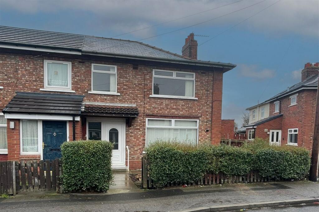 3 bedroom end of terrace house for sale in Manton Avenue, Whinney Banks