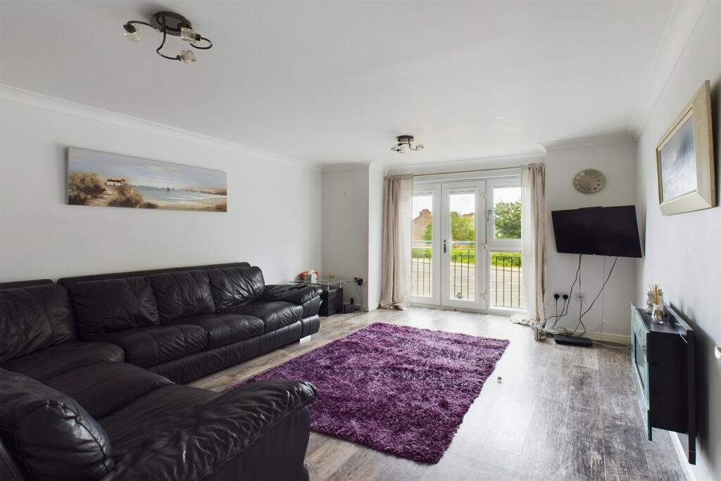 3 bedroom apartment for sale in Sun Gardens, Thornaby, StocktonOnTees