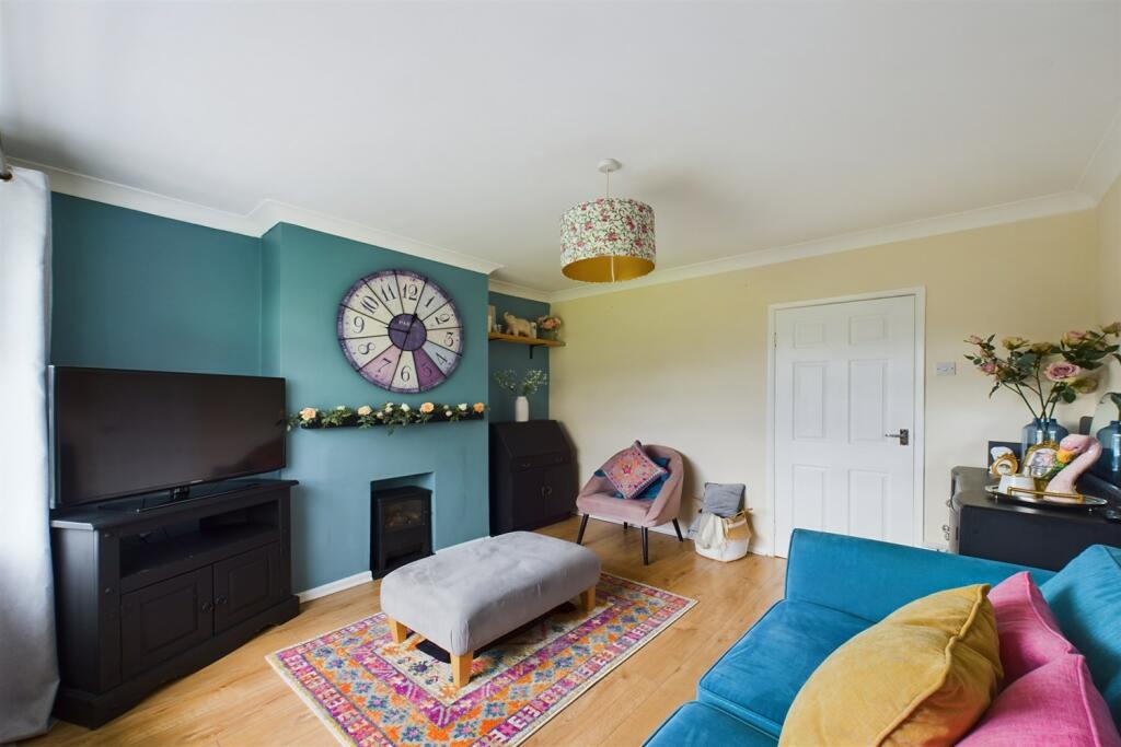 2 bedroom semidetached house for sale in Overdale Road, Park End