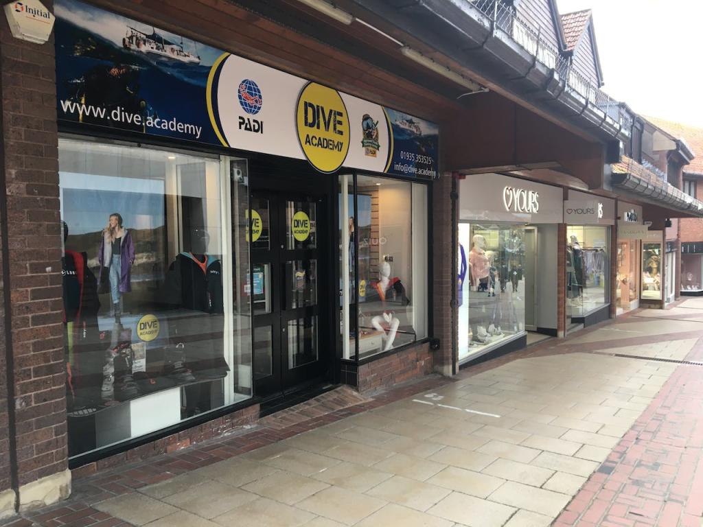 Additional property image - QUEDAM SHOPPING CENTRE, Unit 11, Vicarage Walk, Yeovil, BA20 1EY