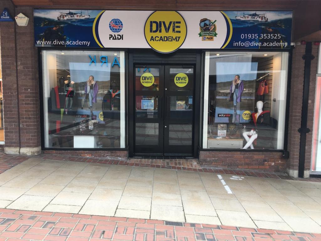 Additional property image - QUEDAM SHOPPING CENTRE, Unit 11, Vicarage Walk, Yeovil, BA20 1EY