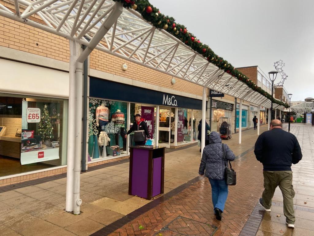 Retail property shopping centre to lease in YATE SHOPPING CENTRE, 2224 West Walk, Yate, BS37