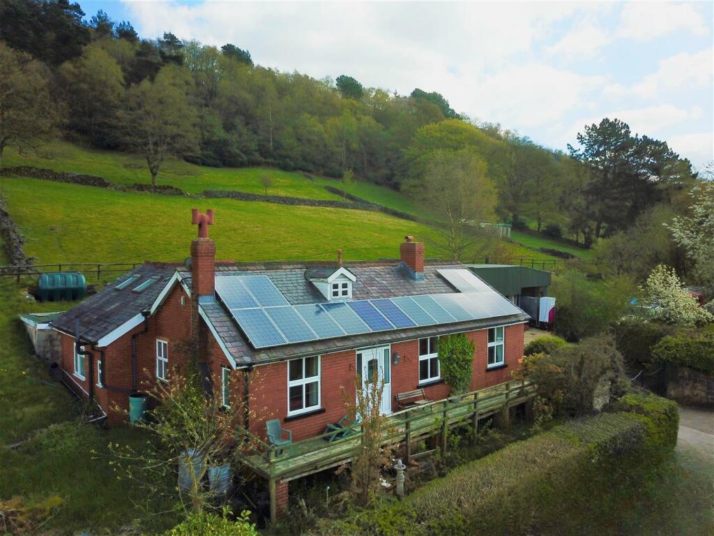 4 bedroom detached bungalow for sale in Tunstall Road, Congleton, CW12