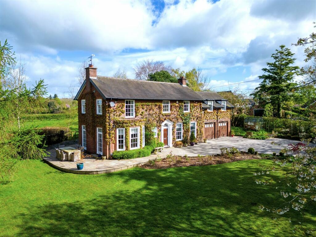5 bedroom detached house for sale in School Lane, Astbury, CW12