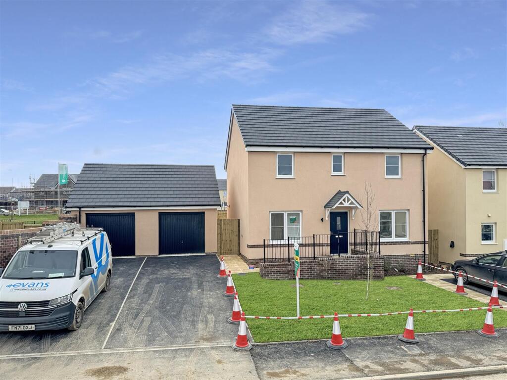 Main image of property: Abbotsham Park, Bideford