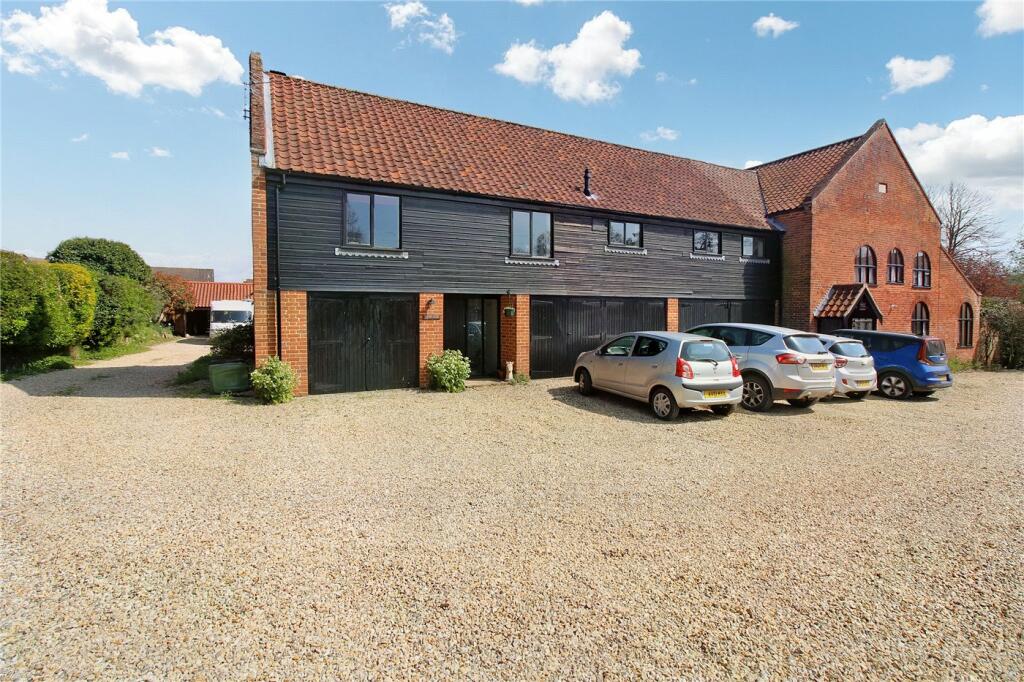 3 bedroom barn conversion for sale in Meadow Farm Drive, Cringleford