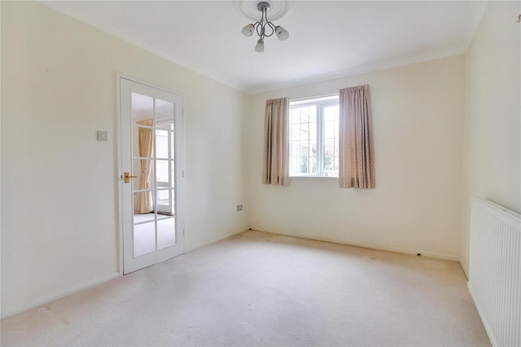 3 bedroom bungalow for sale in Softley Drive, Cringleford, Norwich