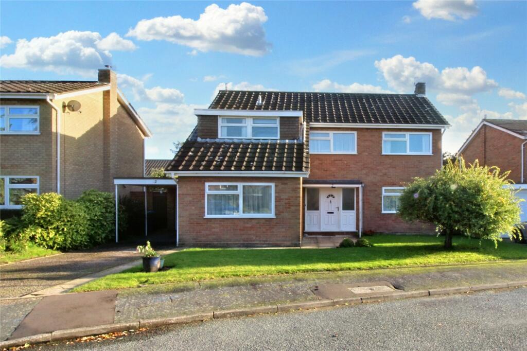 5 bedroom detached house for sale in Carnoustie, Eaton, Norwich