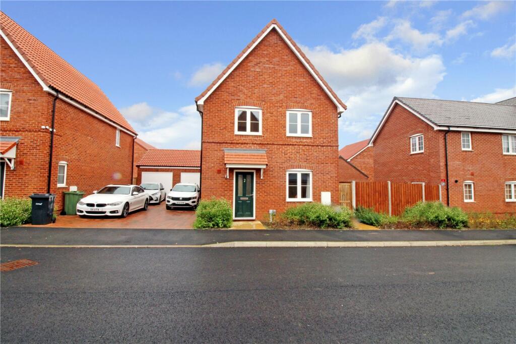 3 bedroom detached house for sale in Wintergreen Way, Cringleford