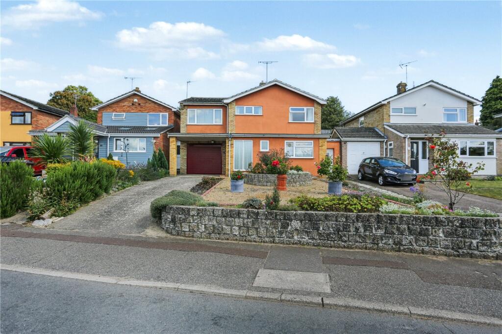 Main image of property: Leng Crescent, Eaton, Norwich, Norfolk, NR4