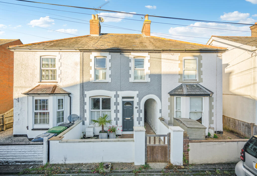 2 bedroom terraced house for sale in Great Kingshill, Buckinghamshire, HP15
