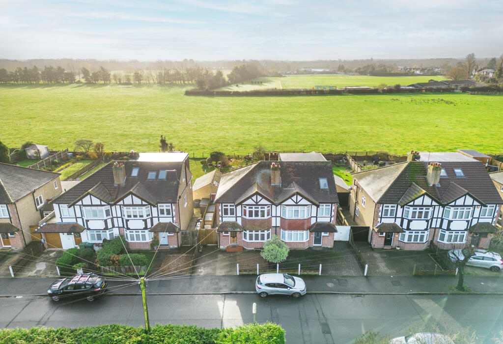 3 bedroom semidetached house for sale in Pavilion Gardens, Staines