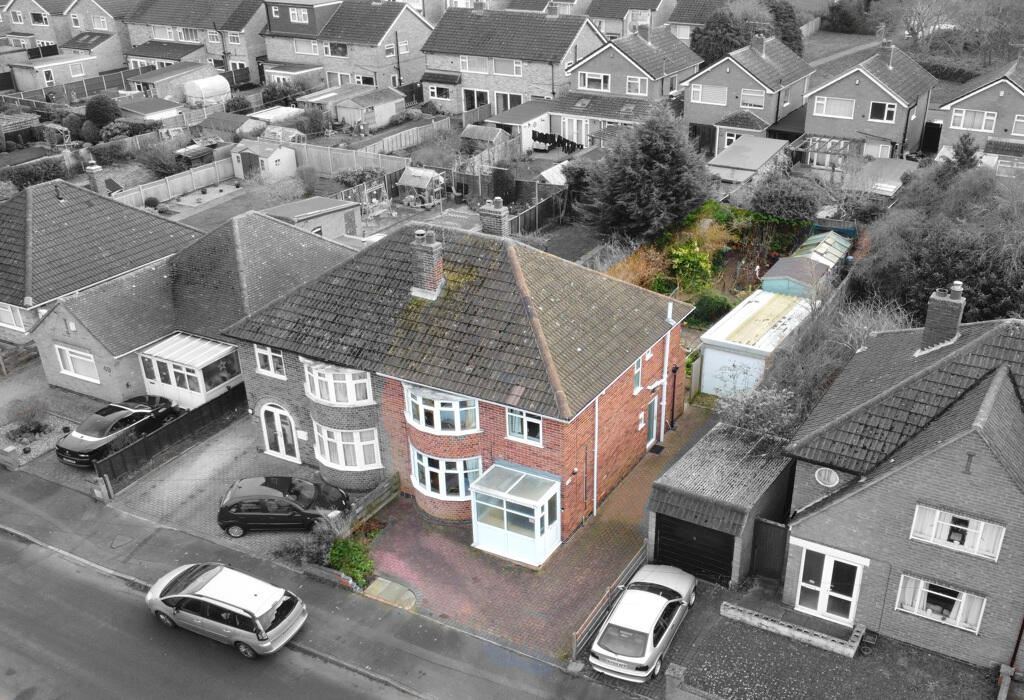 3 bedroom semidetached house for sale in Willow Road, Blaby, LE8
