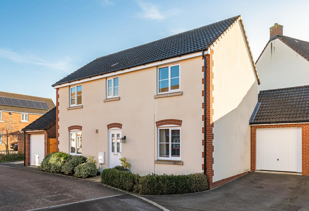 4 bedroom detached house for sale in The Bramblings, Melksham