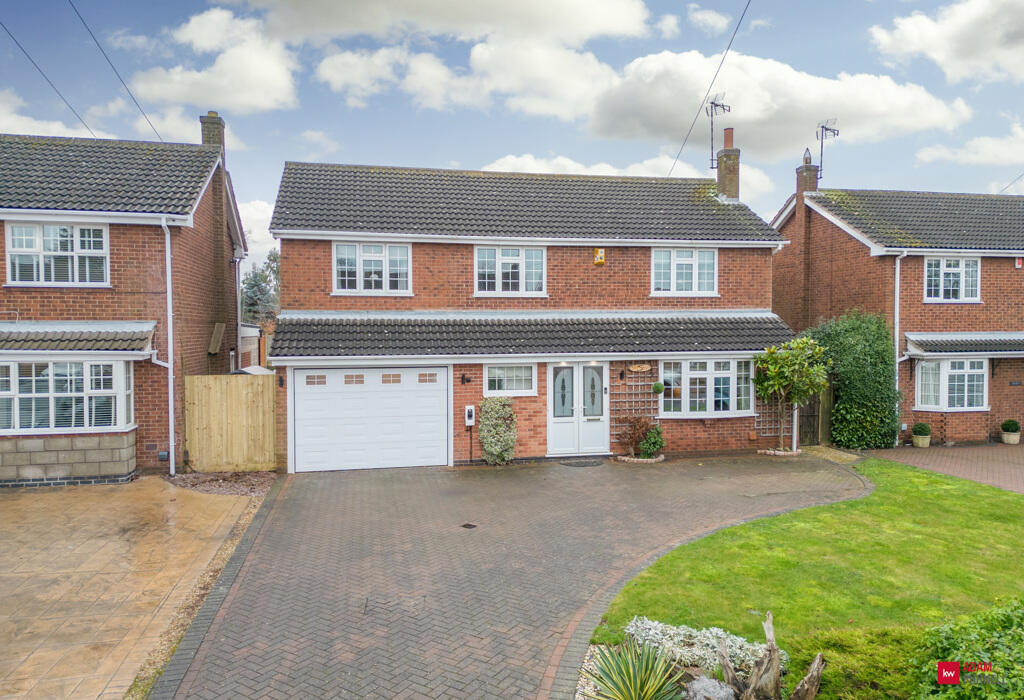 5 bedroom detached house for sale in Grange Drive, Burbage