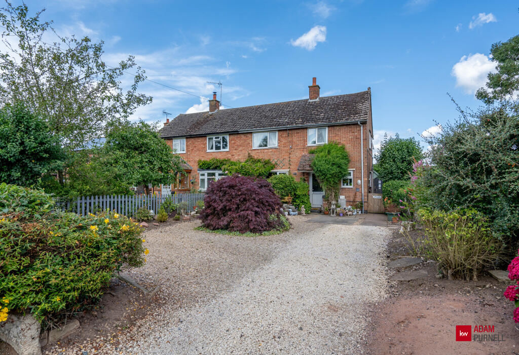 3 bedroom semidetached house for sale in Main Street, Dadlington