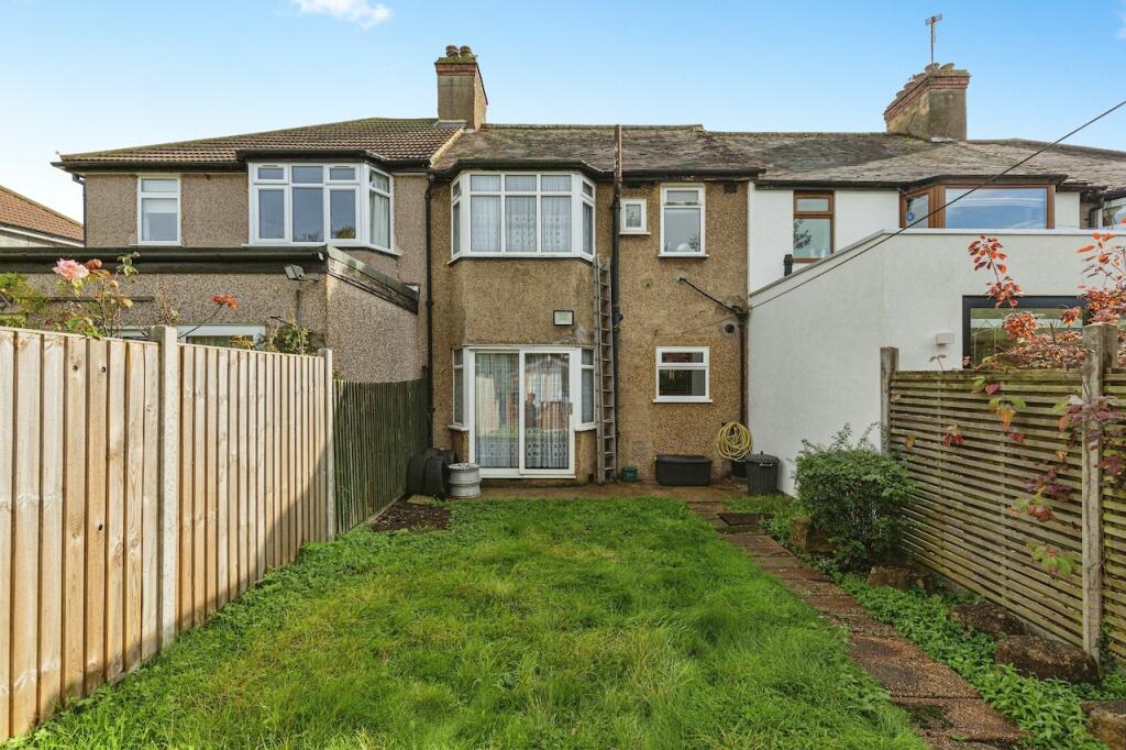 3 bedroom terraced house for sale in Empire Road, Greenford, UB6