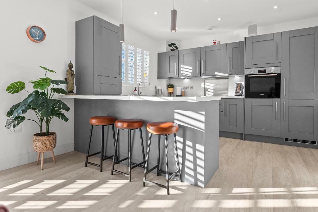 2 bedroom flat for sale in Ferniesyde Court, Kinnaird, Larbert, FK2 8FS