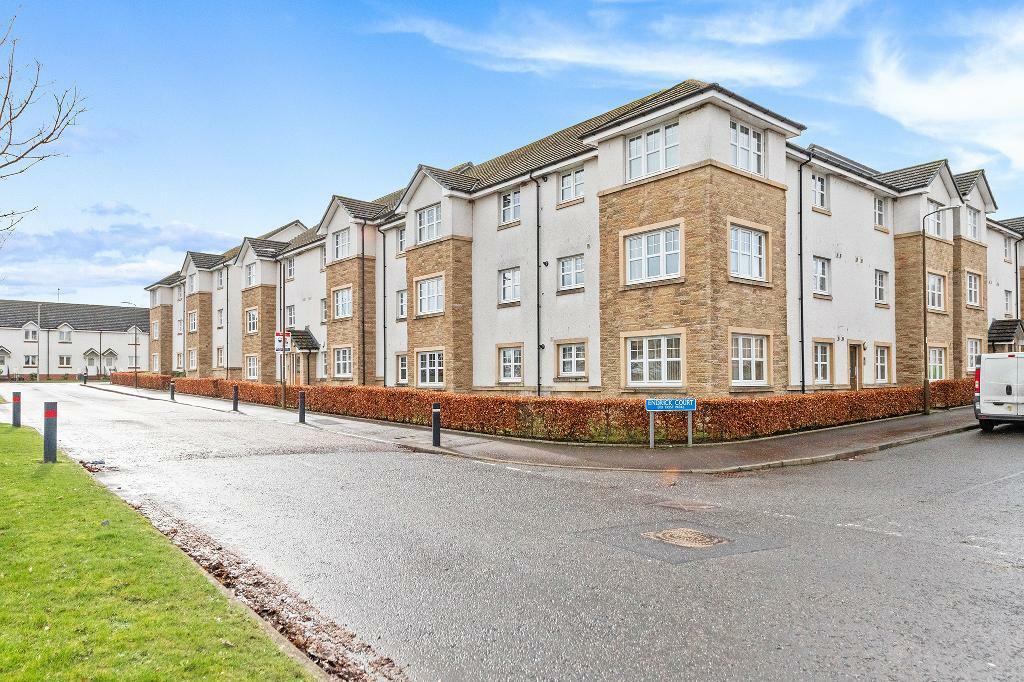 2 bedroom flat for sale in Endrick Court, Kinnaird, Larbert, Fk5 4WN, FK5