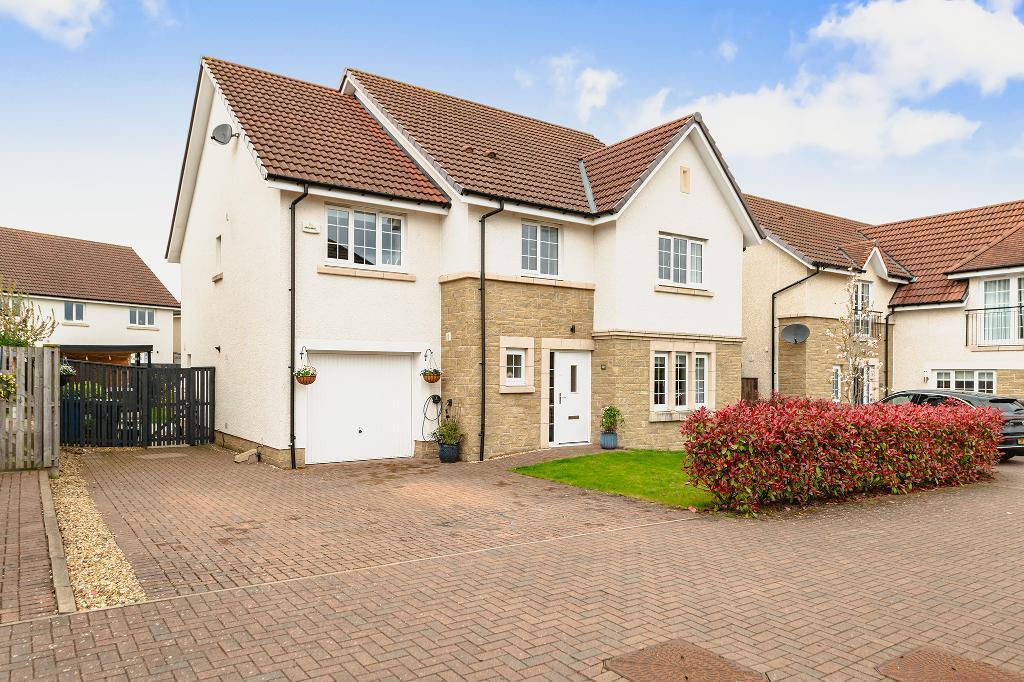 Main image of property: Powlees Place, Kinnaird, Larbert, FK2 8FA