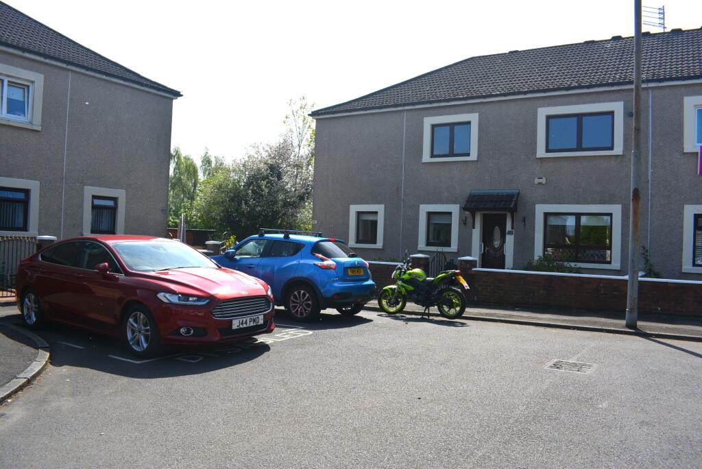 Main image of property: 27 Alder Place, Glasgow, G43 2UX