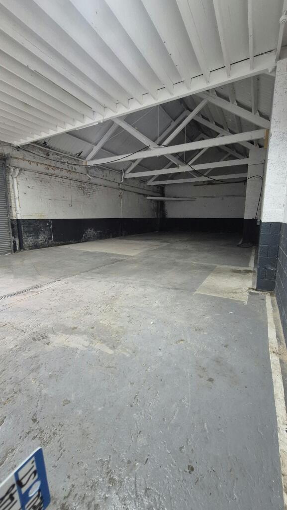 Unit 15a Well st.jpg