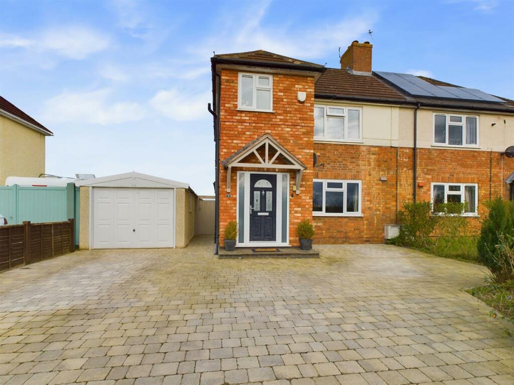 3 bedroom semidetached house for sale in Moor Lane, Normanton On Soar
