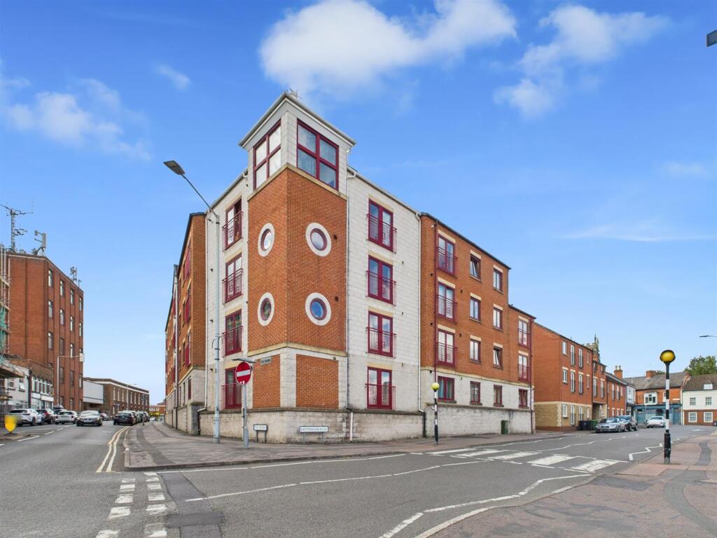 Main image of property: City Heights, Loughborough, LE11 1DW