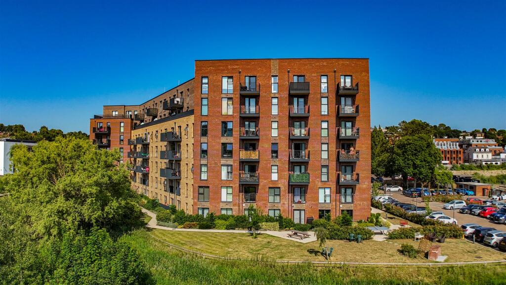 Main image of property: Dacorum Way, Hemel Hempstead, HP1