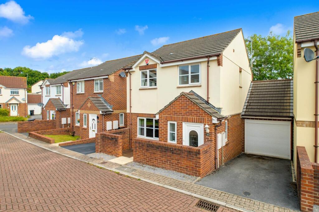 3 bedroom link detached house for sale in Orkney Close, The Willows