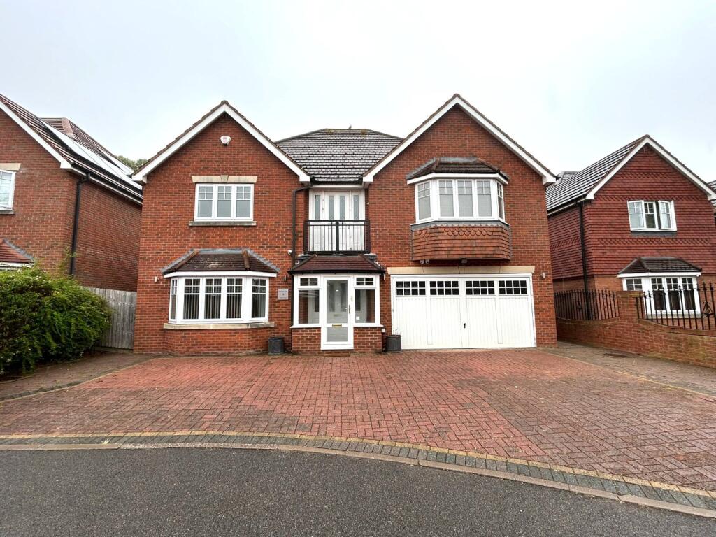 Main image of property: Powells Close, Sutton Coldfield, West Midlands, B72