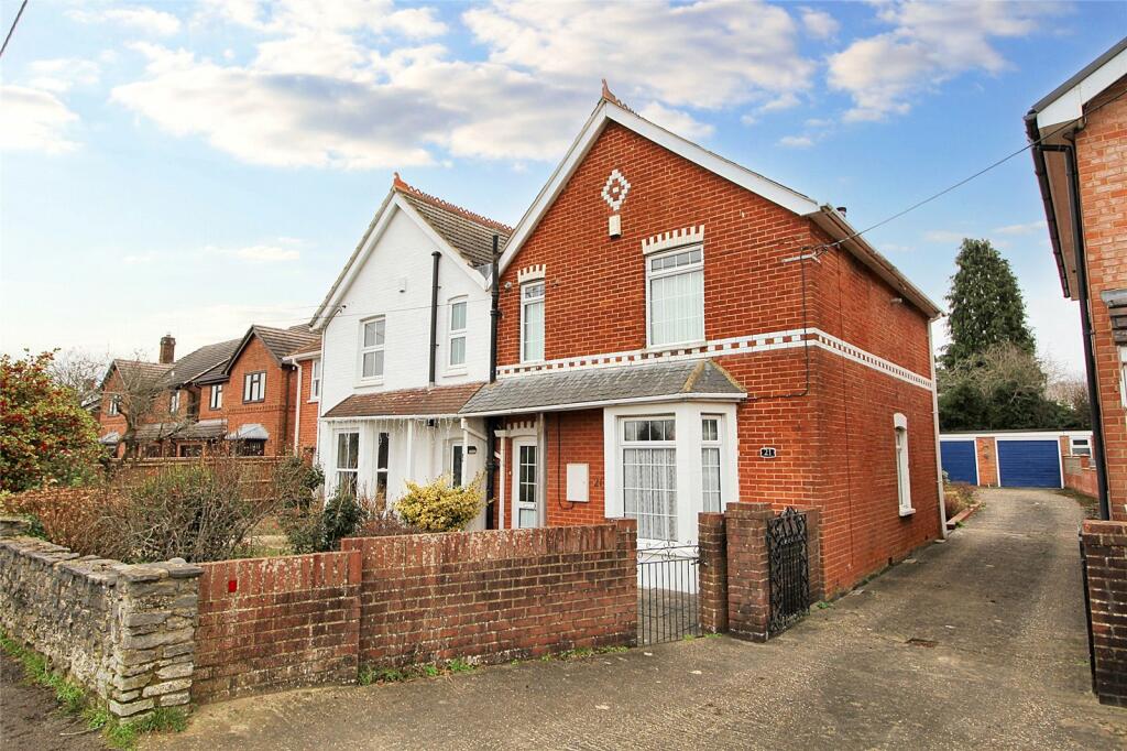 2 bedroom semidetached house for sale in Liphook Road, Lindford
