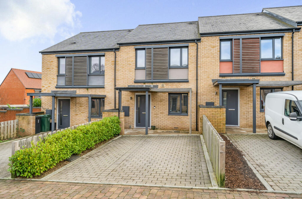 2 bedroom terraced house for sale in Abraham Way, Bordon, Hampshire, GU35