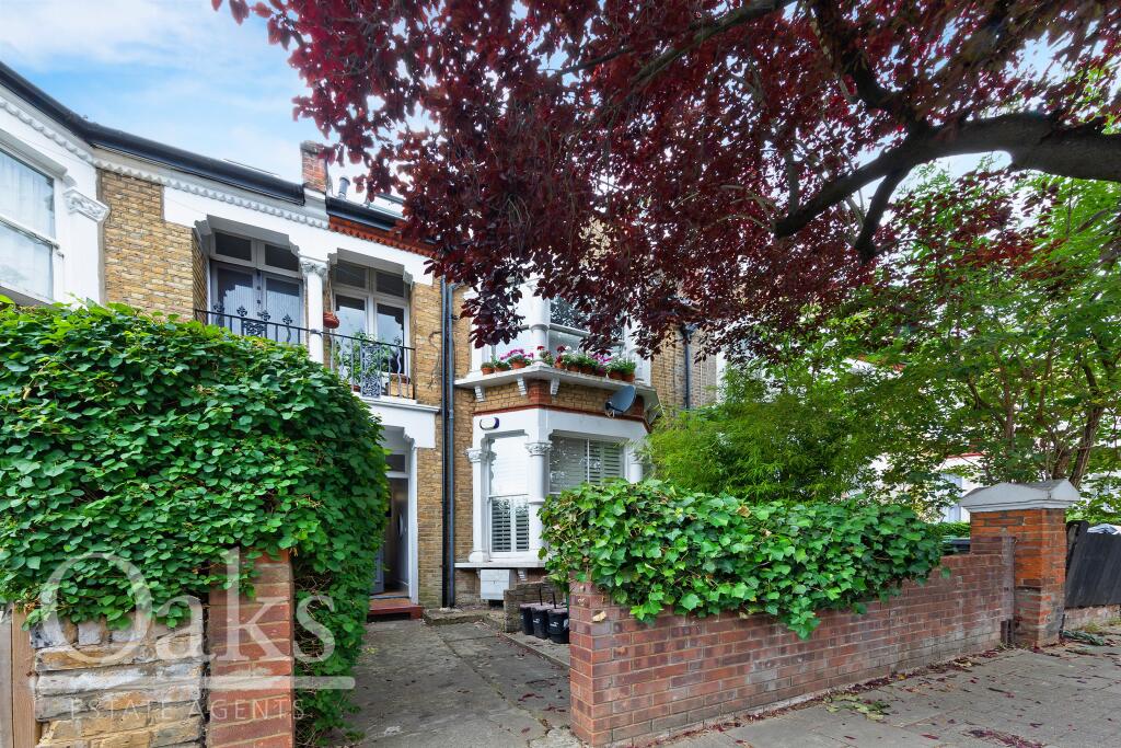 2 bedroom apartment for sale in Romola Road, Herne Hill, SE24