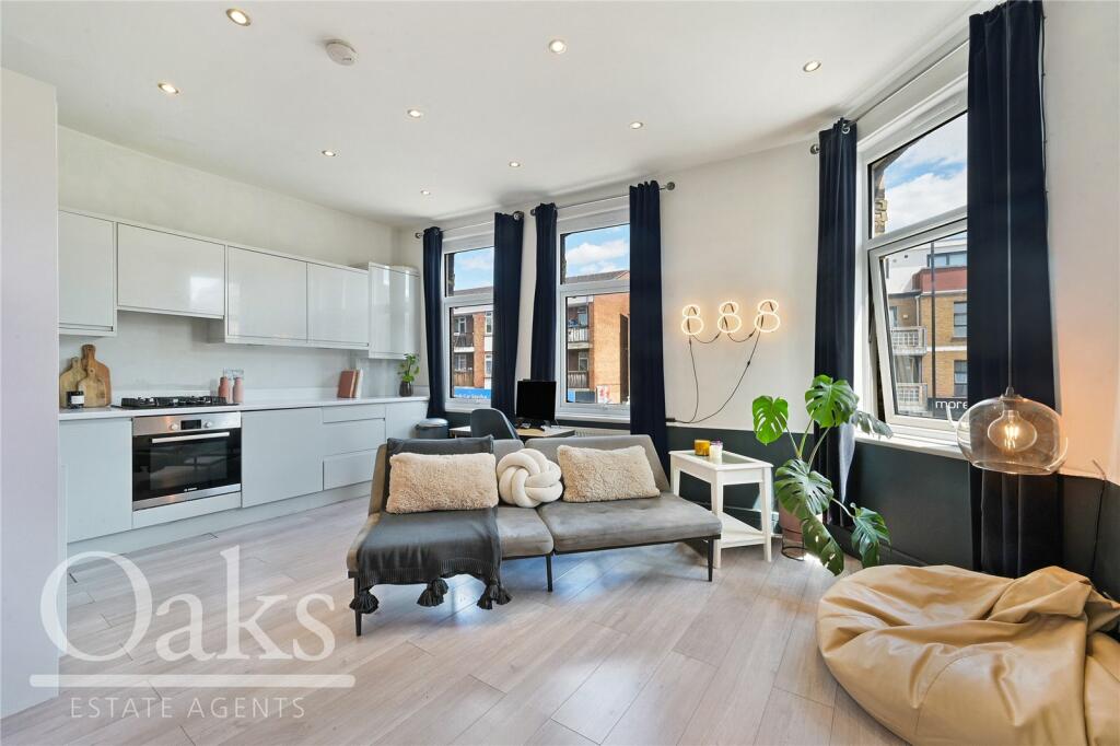2 bedroom apartment for sale in Norwood Road, Tulse Hill, SE27