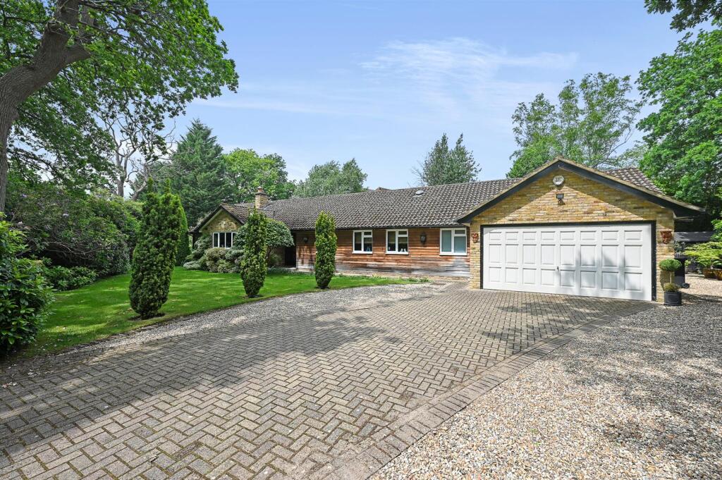 Main image of property: Dukes Wood Drive, Gerrards Cross, SL9