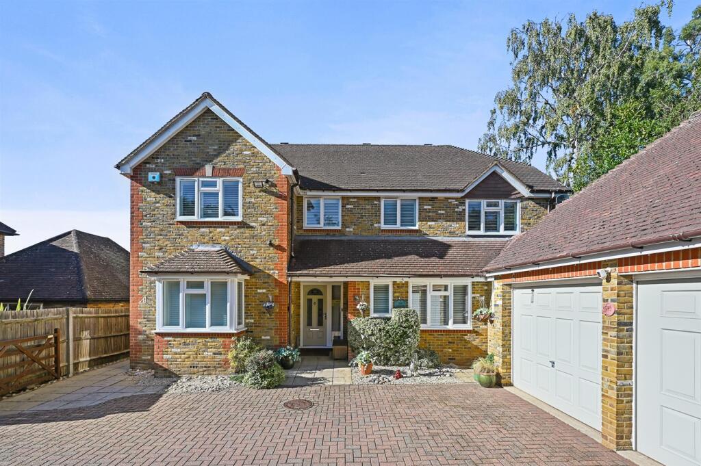 Main image of property: Ridgemount End, Chalfont St. Peter, SL9