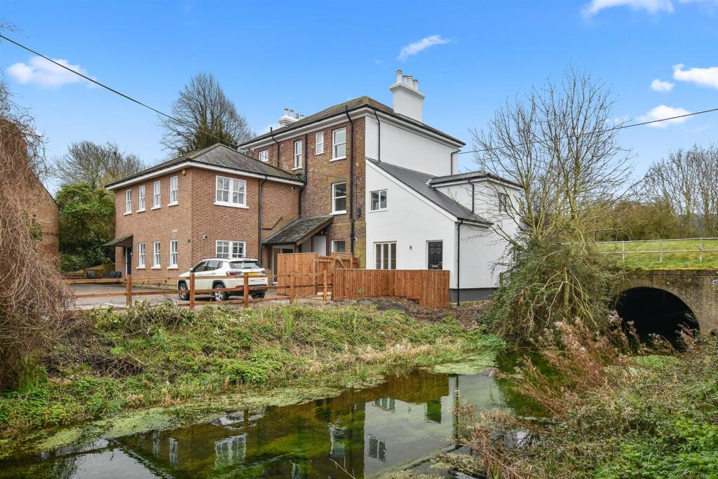 Main image of property: Buckland Road, Buckland, HP22