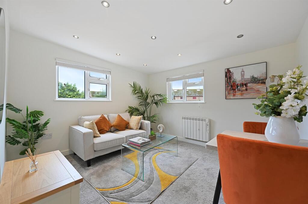 Main image of property: Broad Street, Chesham, HP5